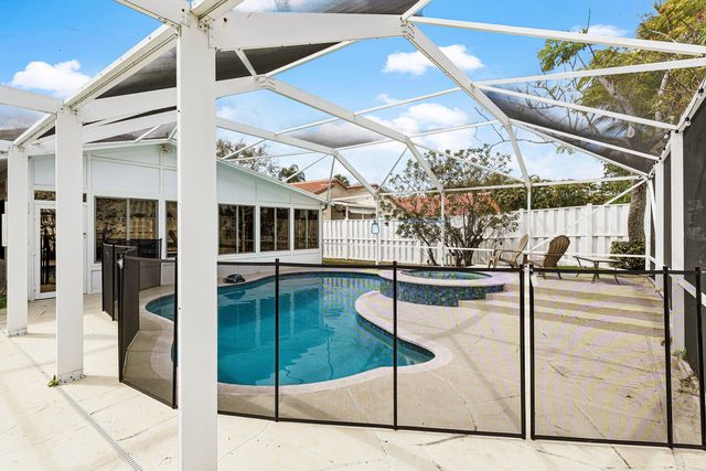 4797 NW 7th Place, Deerfield Beach, FL 33442