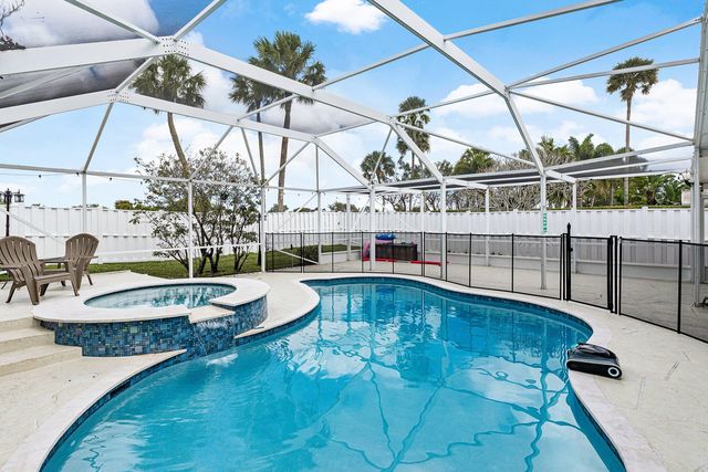 4797 NW 7th Place, Deerfield Beach, FL 33442