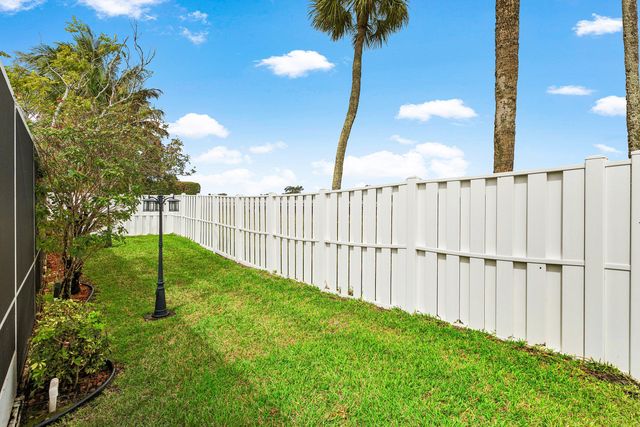 4797 NW 7th Place, Deerfield Beach, FL 33442