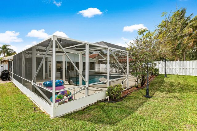 4797 NW 7th Place, Deerfield Beach, FL 33442