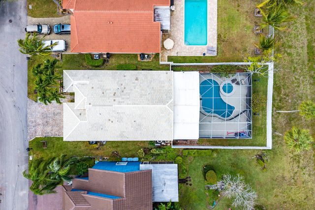 4797 NW 7th Place, Deerfield Beach, FL 33442