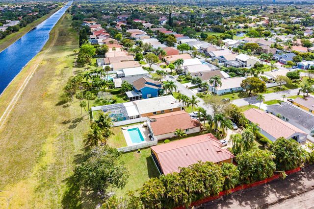 4797 NW 7th Place, Deerfield Beach, FL 33442