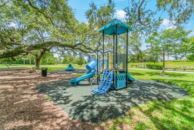 4797 NW 7th Place, Deerfield Beach, FL 33442