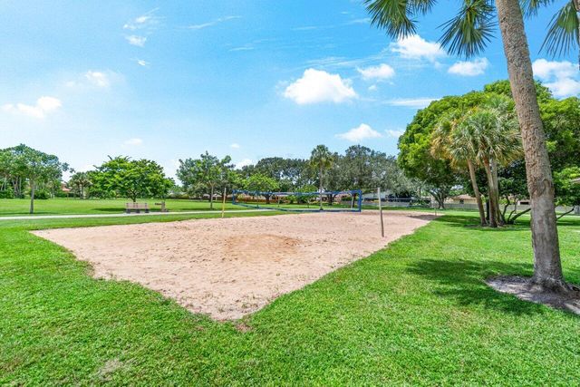 4797 NW 7th Place, Deerfield Beach, FL 33442