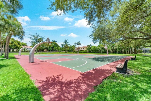 4797 NW 7th Place, Deerfield Beach, FL 33442