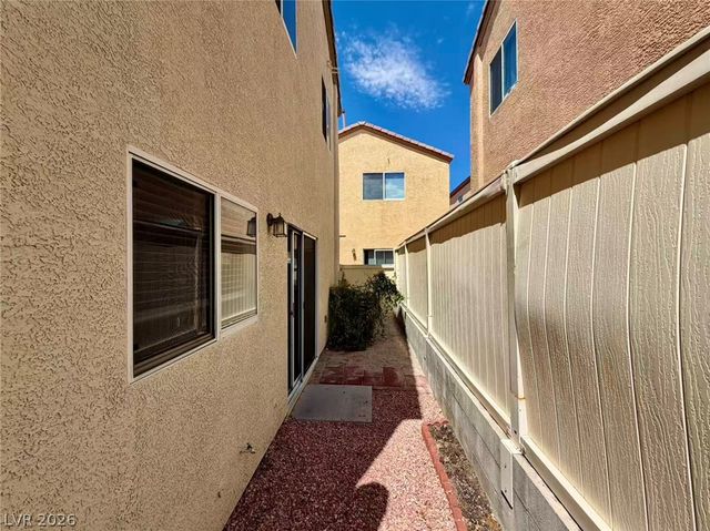 884 BLUE ROSALIE Place, Henderson, NV 89052