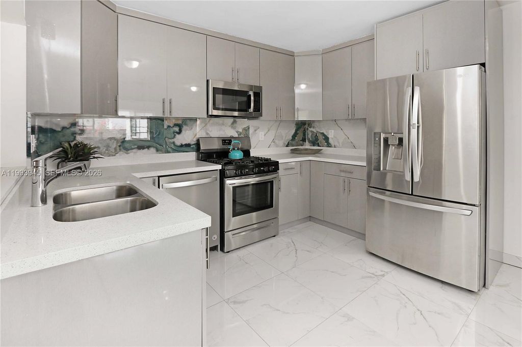 1510 Hayes St 0, Hollywood, FL 33020