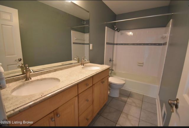 308 Hawick Pl, Louisville, KY 40223