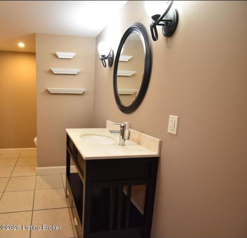 308 Hawick Pl, Louisville, KY 40223
