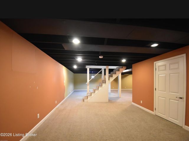 308 Hawick Pl, Louisville, KY 40223