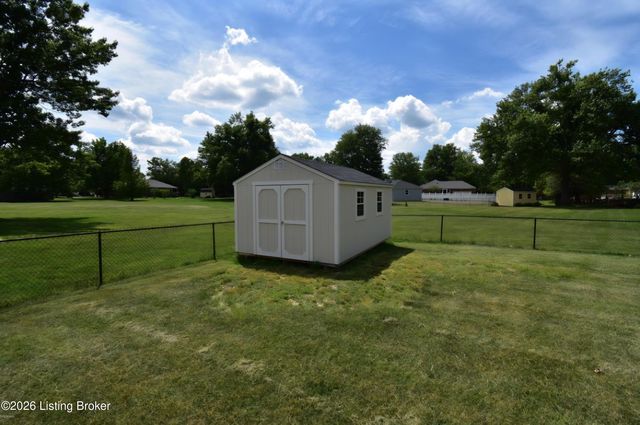 308 Hawick Pl, Louisville, KY 40223
