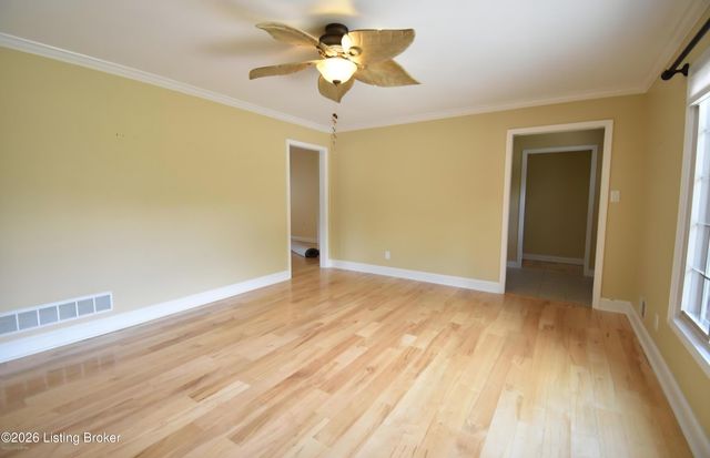 308 Hawick Pl, Louisville, KY 40223