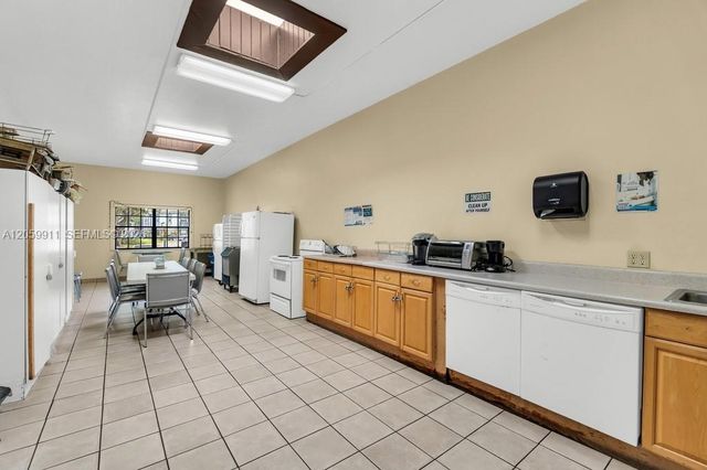 3650 Inverrary Drive 3A, Lauderhill, FL 33319