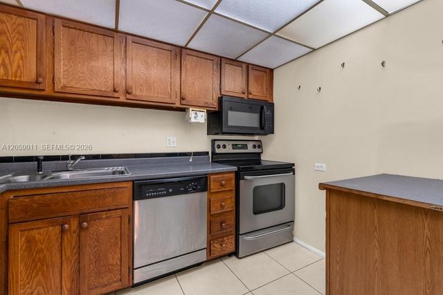 3650 Inverrary Drive 3A, Lauderhill, FL 33319
