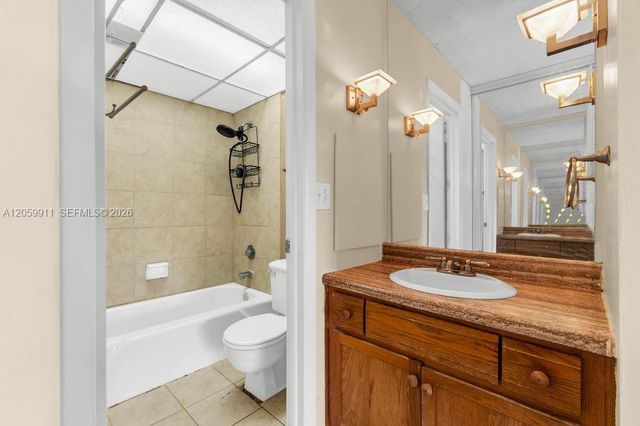 3650 Inverrary Drive 3A, Lauderhill, FL 33319
