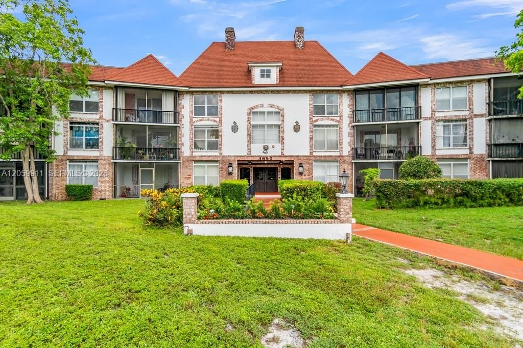3650 Inverrary Drive 3A, Lauderhill, FL 33319