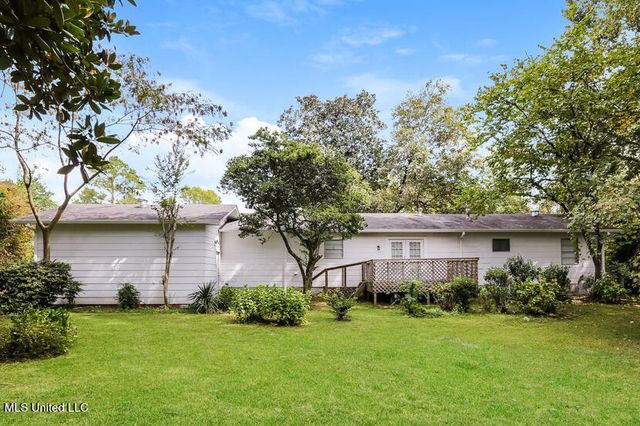 811 Fairfax Circle, Jackson, MS 39211
