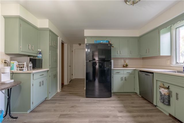 815 44th Street NE, Canton, OH 44714