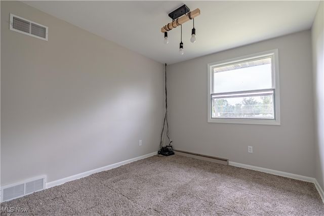 815 44th Street NE, Canton, OH 44714