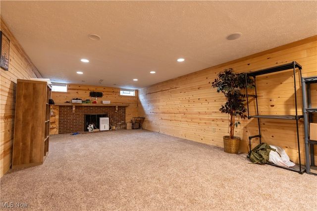 815 44th Street NE, Canton, OH 44714