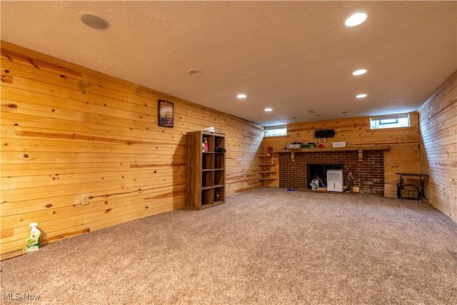 815 44th Street NE, Canton, OH 44714