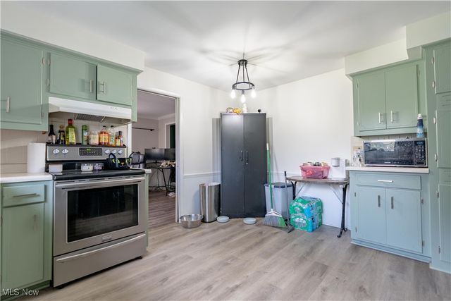 815 44th Street NE, Canton, OH 44714