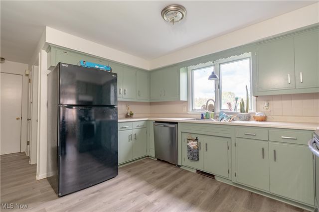 815 44th Street NE, Canton, OH 44714