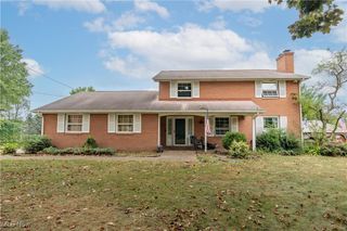 815 44th Street NE, Canton, OH 44714