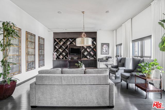 1645 Vine Street 1007, Los Angeles, CA 90028