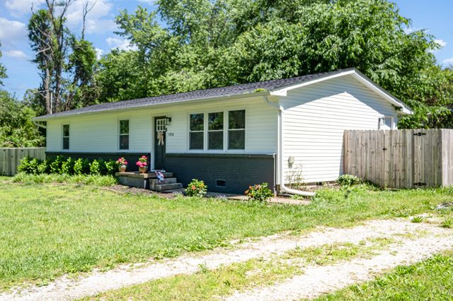 106 Aaron Dr, Burns, TN 37029