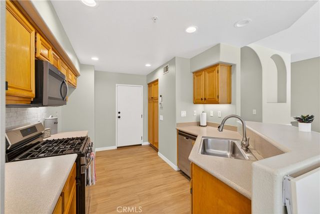 2329 Sunningdale, Tustin, CA 92782