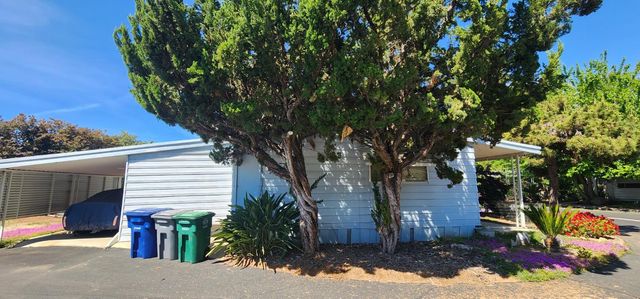 1300 W Olson Avenue SPC 6, Reedley, CA 93654