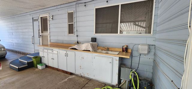 1300 W Olson Avenue SPC 6, Reedley, CA 93654