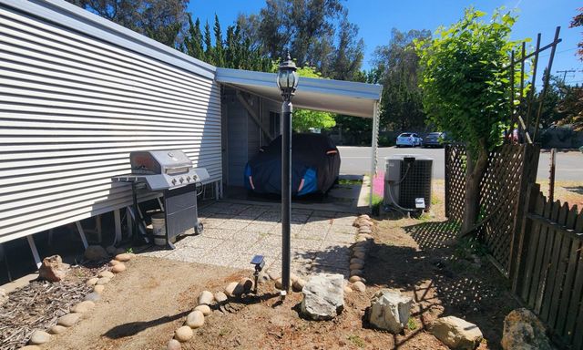 1300 W Olson Avenue SPC 6, Reedley, CA 93654