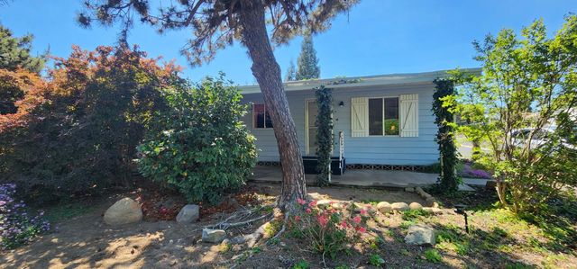 1300 W Olson Avenue SPC 6, Reedley, CA 93654