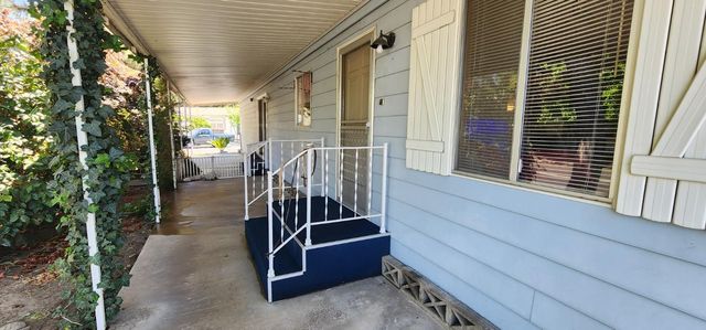 1300 W Olson Avenue SPC 6, Reedley, CA 93654