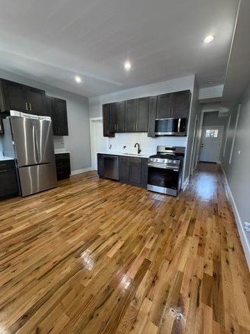 2227 W 21st Street 1F, Chicago, IL 60608