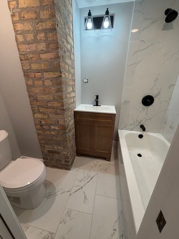 2227 W 21st Street 1F, Chicago, IL 60608
