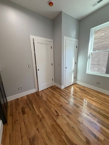 2227 W 21st Street 1F, Chicago, IL 60608