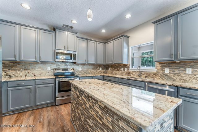 6088 CALADESI Court, Jacksonville, FL 32258