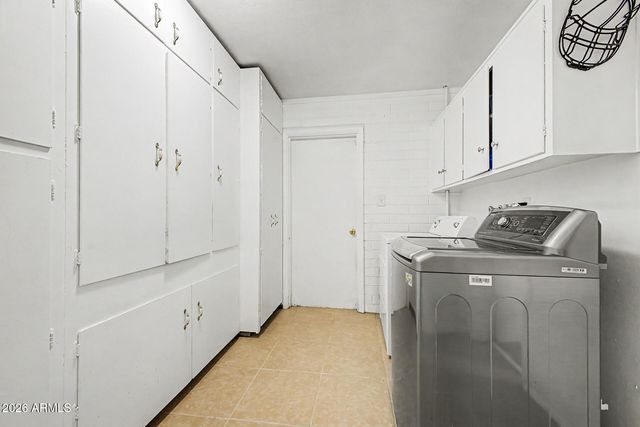 3820 W MYRTLE Avenue, Phoenix, AZ 85051