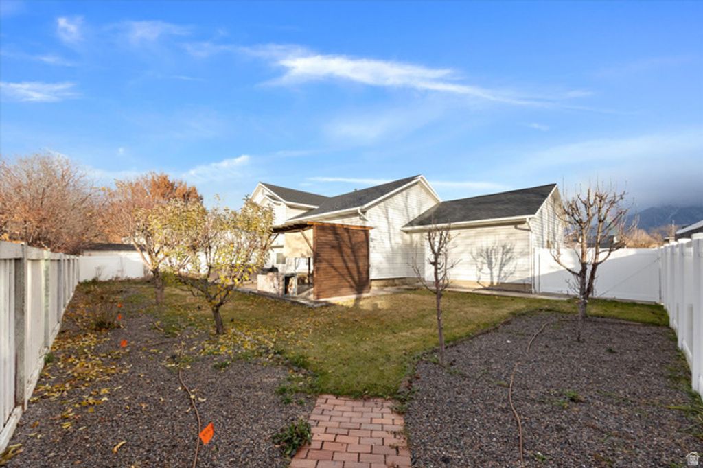Image 20 of property listing at 1405 N 770 W, Orem, UT 84057