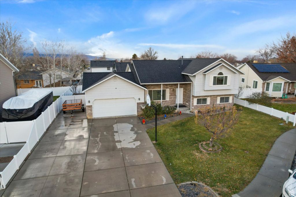 Image 30 of property listing at 1405 N 770 W, Orem, UT 84057