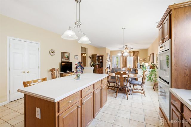 16 Barbaras Way, Jackson, NJ 08527