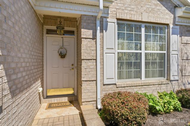 16 Barbaras Way, Jackson, NJ 08527