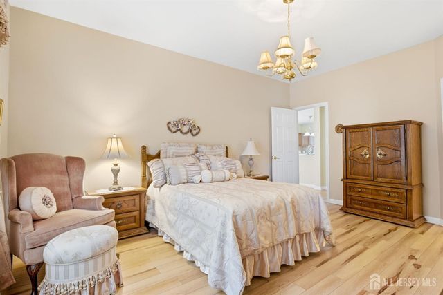 16 Barbaras Way, Jackson, NJ 08527
