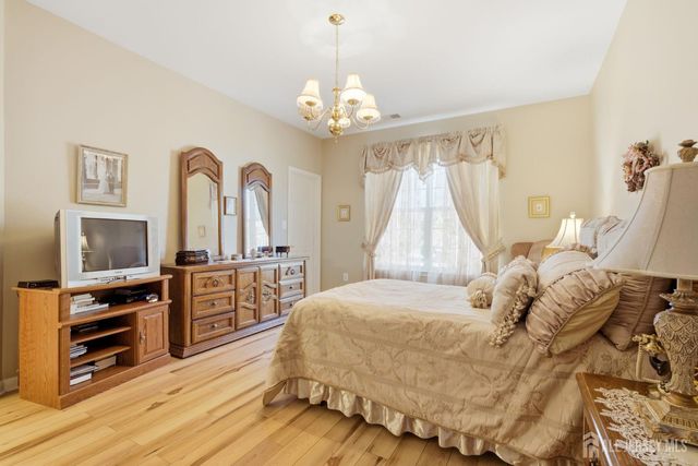 16 Barbaras Way, Jackson, NJ 08527