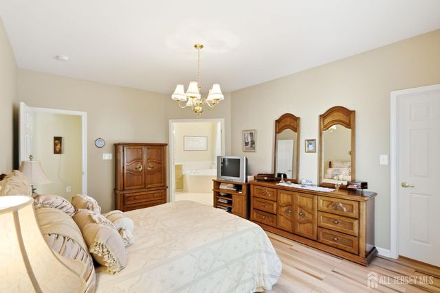 16 Barbaras Way, Jackson, NJ 08527