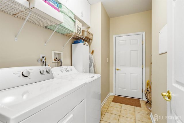 16 Barbaras Way, Jackson, NJ 08527