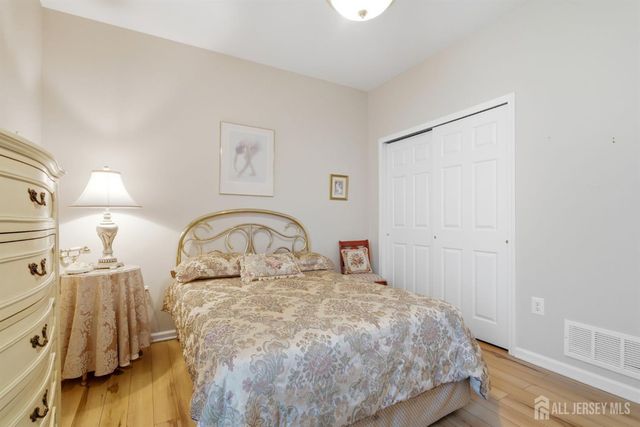 16 Barbaras Way, Jackson, NJ 08527